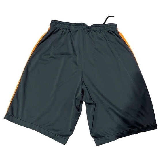 Nike boys dri fit grey shorts size medium - Picture 2 of 3